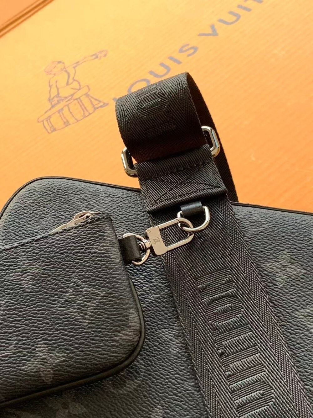 Louis Vuitton Trio Monogram Eclipse Reverse Messenger Bag - Picture 7 of 8